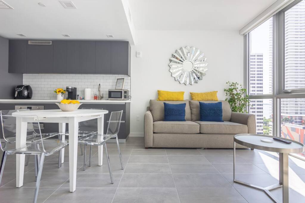 Amazing Condo In Downtown Miami/Brickell W/Parking ภายนอก รูปภาพ